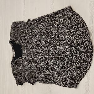 (Only worn once) Subtle animal print blouse